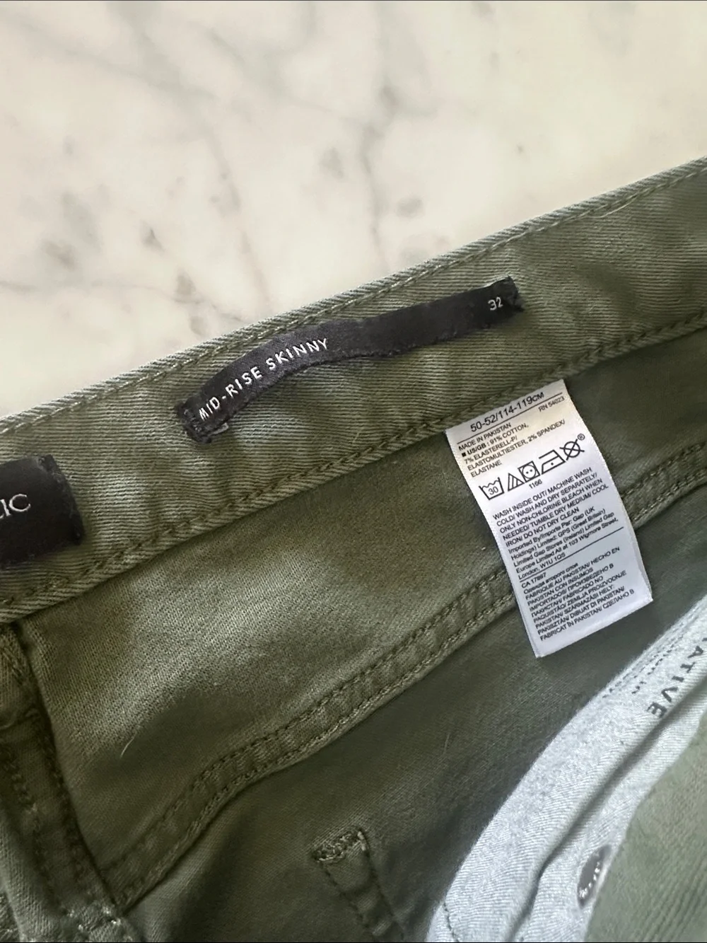 Banana Republic Mid-Rise Skinny Pants in Olive